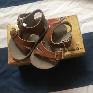 Sea wees saltwater sandals